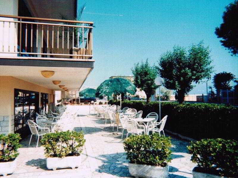 Hotel Alcazar Rímini Exterior foto